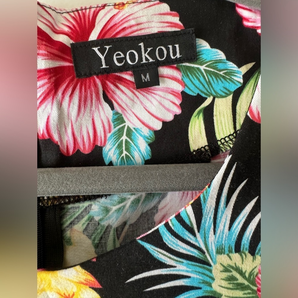Yeokou Dress - Picture 2 of 3